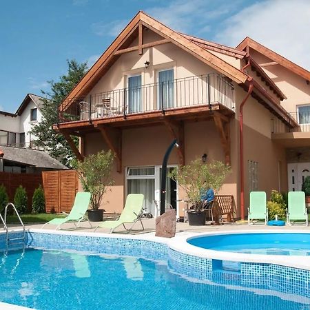 Borostyan Panzio Balatonfuered Bed and Breakfast Εξωτερικό φωτογραφία