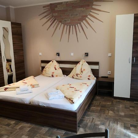 Borostyan Panzio Balatonfuered Bed and Breakfast Εξωτερικό φωτογραφία