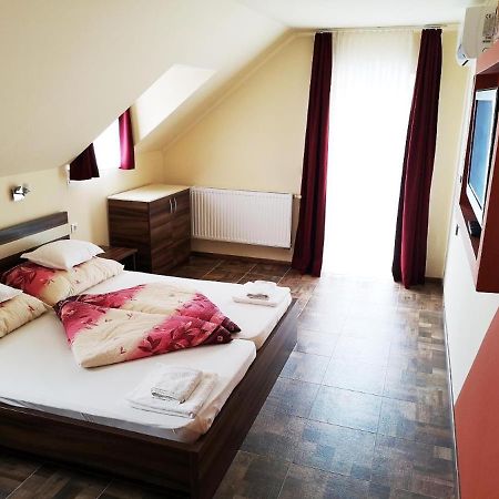 Borostyan Panzio Balatonfuered Bed and Breakfast Εξωτερικό φωτογραφία