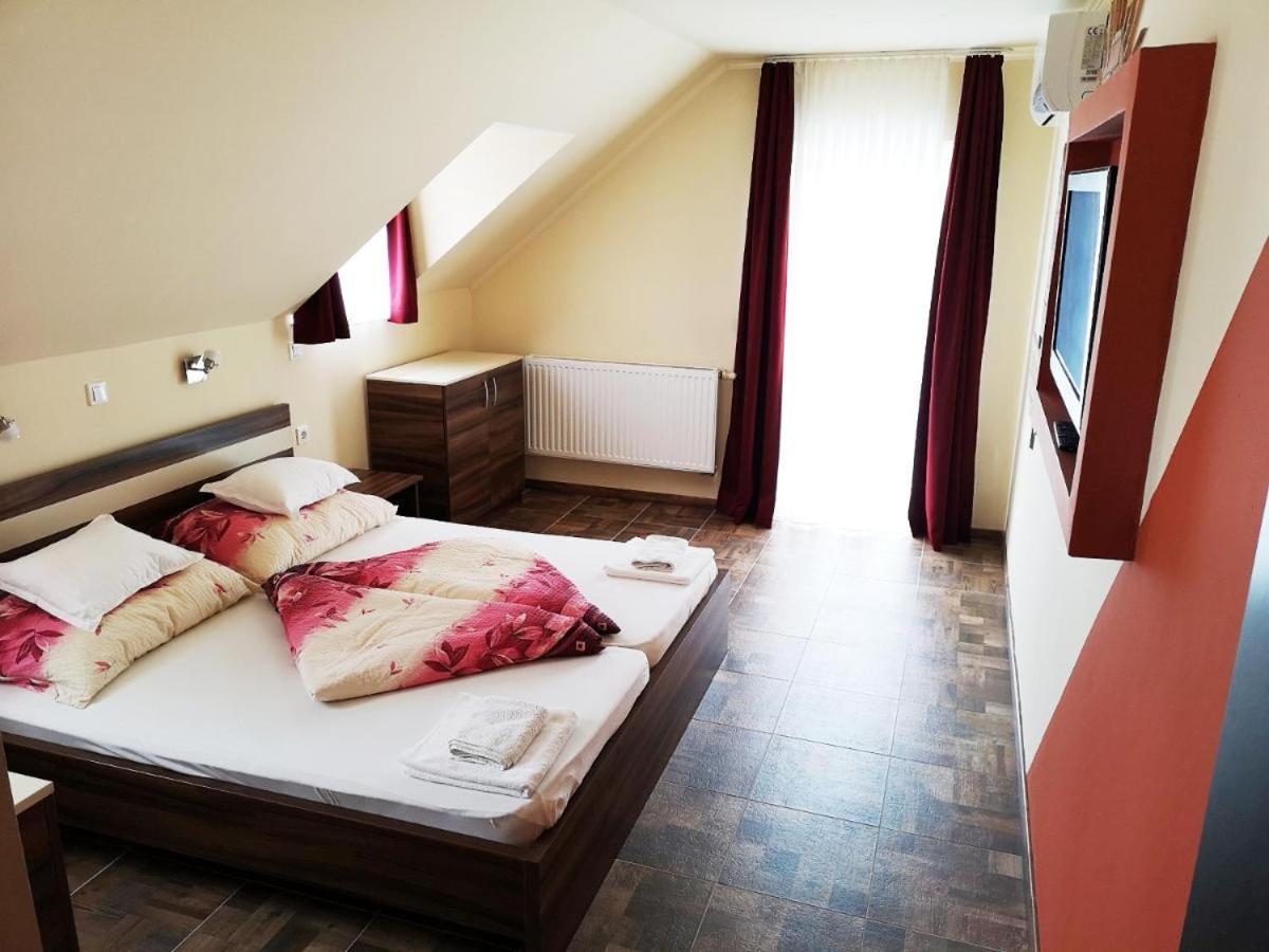 Borostyan Panzio Balatonfuered Bed and Breakfast Εξωτερικό φωτογραφία