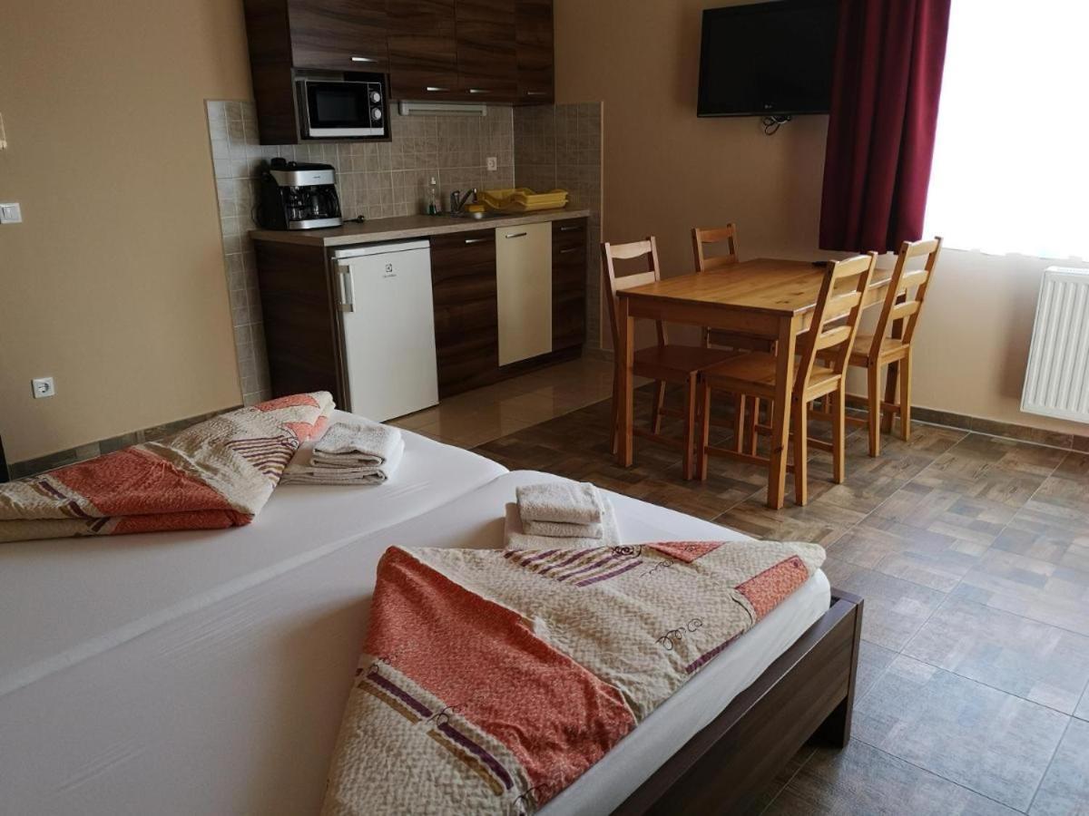 Borostyan Panzio Balatonfuered Bed and Breakfast Εξωτερικό φωτογραφία