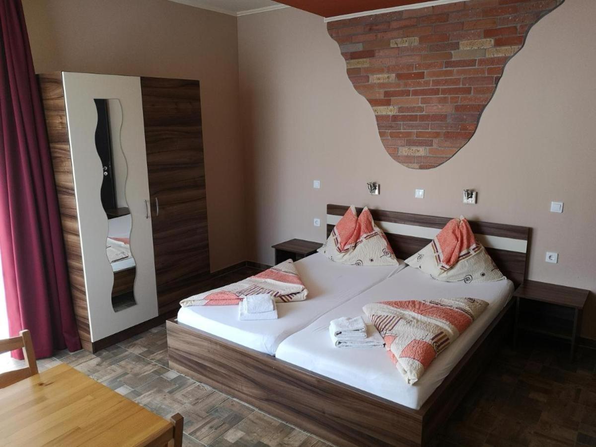 Borostyan Panzio Balatonfuered Bed and Breakfast Εξωτερικό φωτογραφία