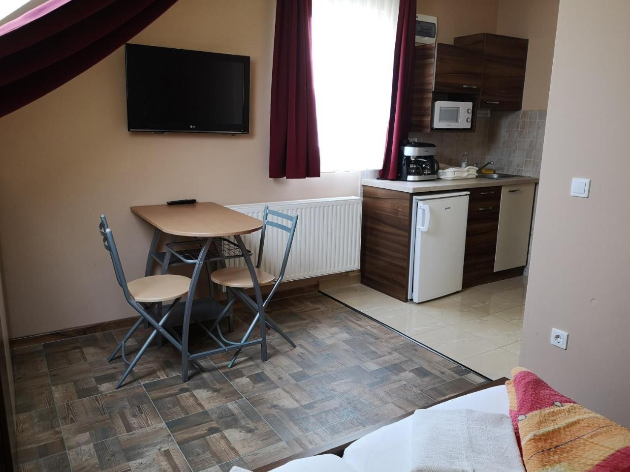 Borostyan Panzio Balatonfuered Bed and Breakfast Εξωτερικό φωτογραφία