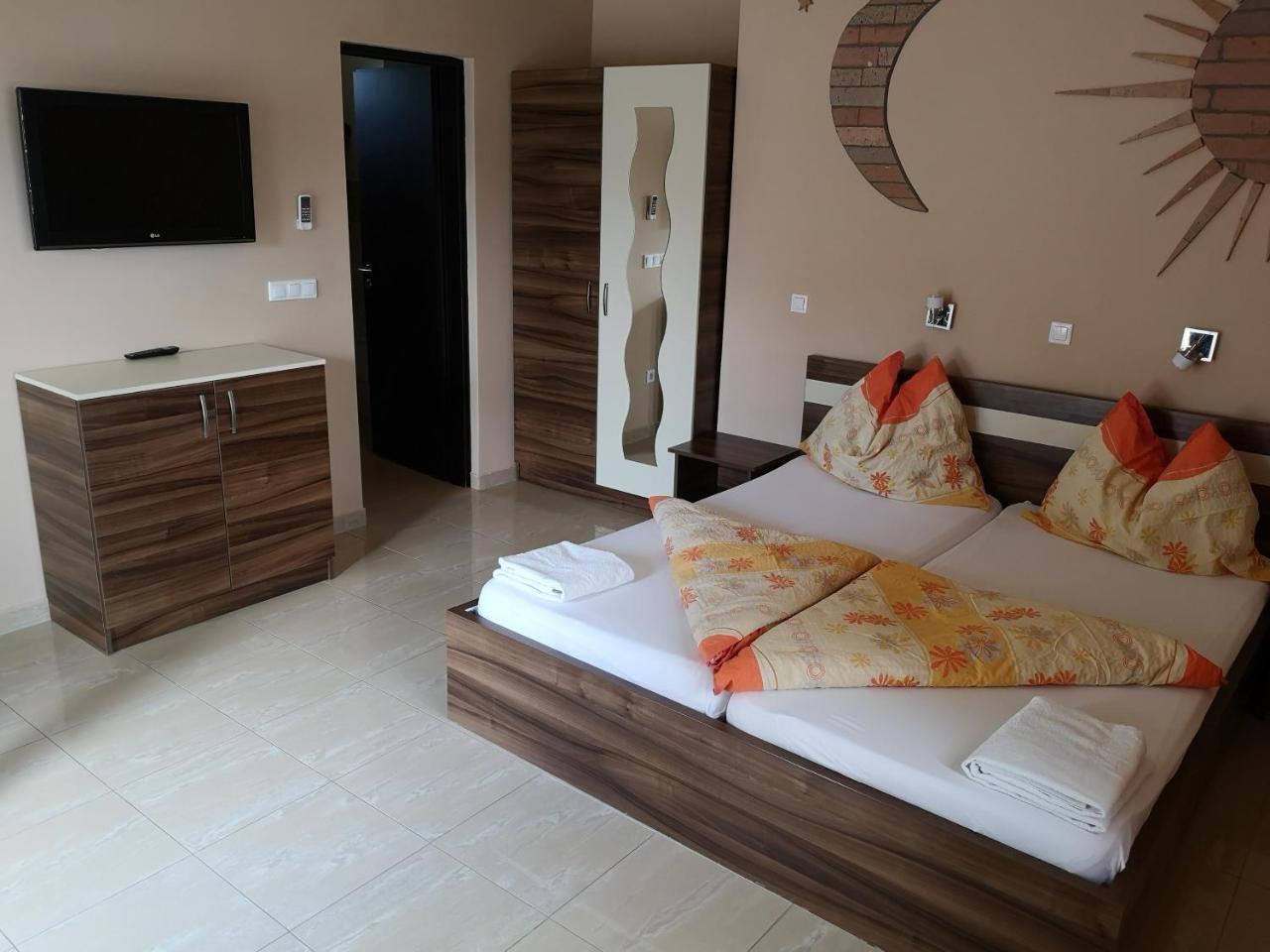 Borostyan Panzio Balatonfuered Bed and Breakfast Εξωτερικό φωτογραφία